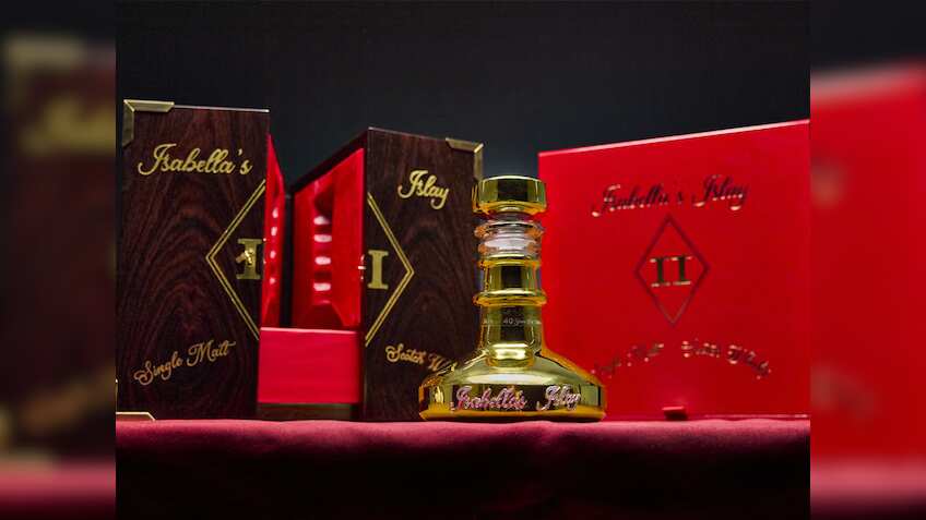दुनिया की सबसे महंगी व्हिस्की, बोतल पर जड़े होते हैं 8,500 हीरे और 300 रुबी, जानिए क्या है नाम और दाम?