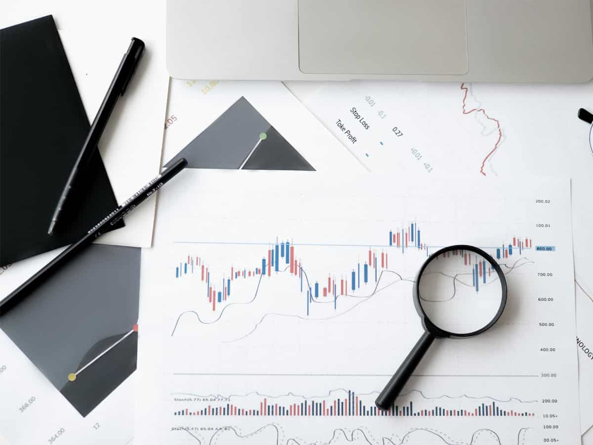 Market Outlook: US टैरिफ, ऑटो बिक्री का दिखेगा असर! पैसा लगाएं या बेचें? जानें अगले हफ्ते कैसी रहेगी बाजार की चाल 