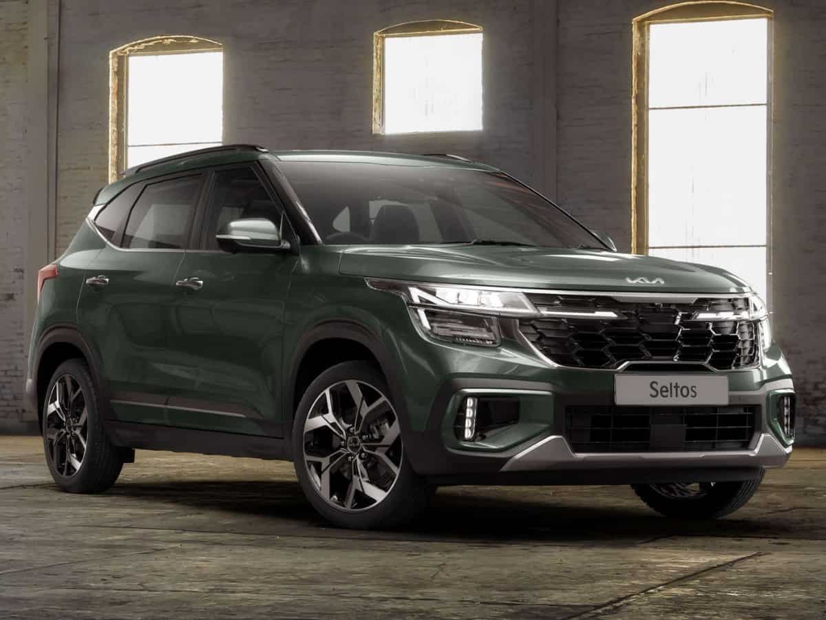 भारत के लोगों को पसंद आ रही बड़ी कार; पहले से और भी ज्यादा स्ट्रॉन्ग हुआ ये सेगमेंट, इन ऑटो कंपनियों ने किया लीड