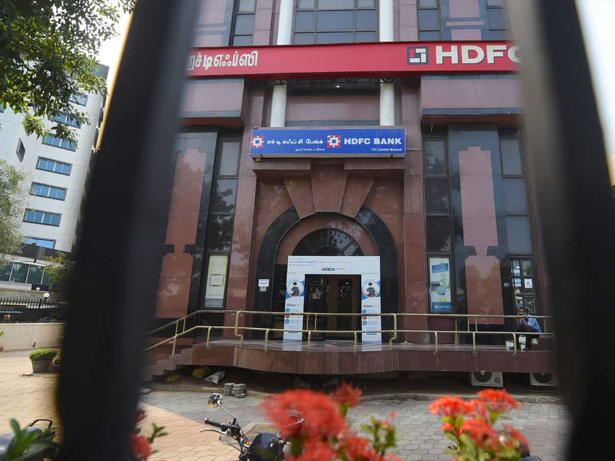 4 महीने में दूसरी बार SEBI के निशाने पर HDFC बैंक! कस्टोडियन नियमों में चूक पर चेतावनी
