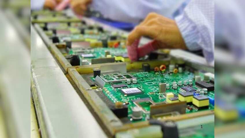 चीन और वियतनाम की तुलना में कम टैरिफ होने से भारत के इलेक्ट्रॉनिक्स सेक्टर को होगा फायदा : एक्सपर्ट्स