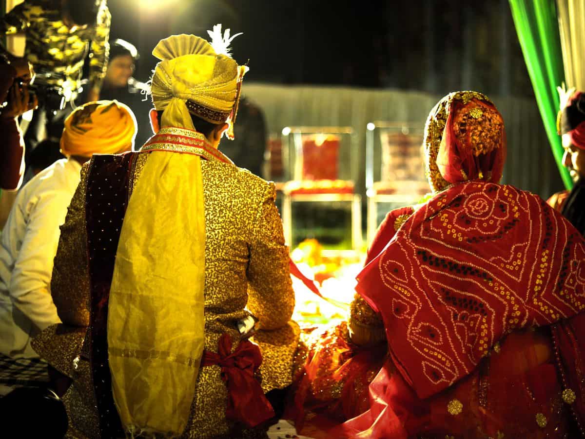 पहले से शादीशुदा होने पर 