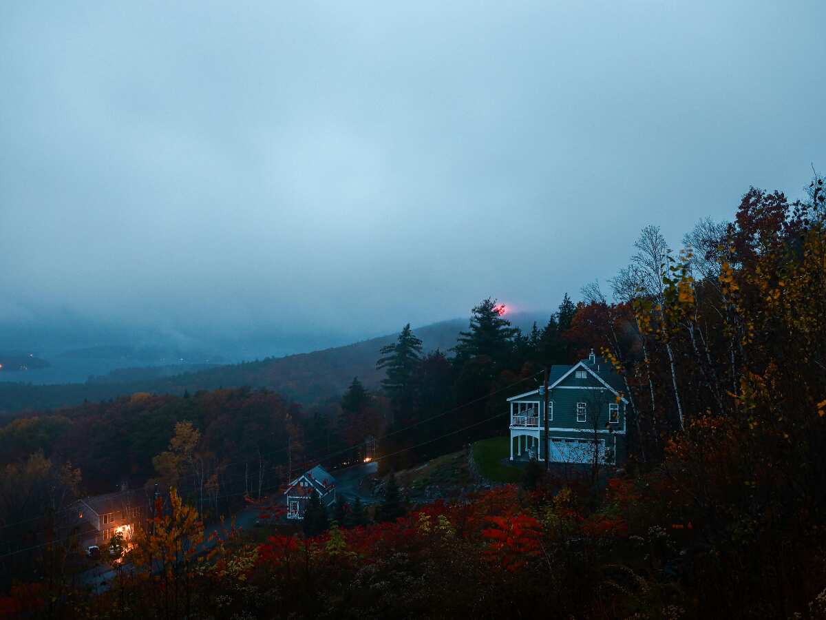 IRCTC Tour Package: नॉर्थ ईस्ट की खूबसूरत वादियों की होगी सैर, घूमना, रहना, खाना सब मिलाकर देना होगा इतना किराया