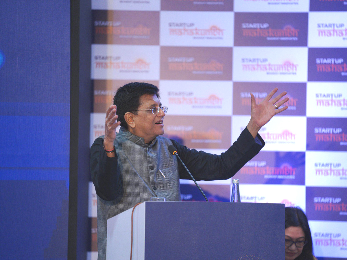 Startup Mahakumbh: गोयल के बयान पर बहस, Zepto-Zoho से लेकर अनुपम मित्तल तक ने किया स्टार्टअप्स का बचाव