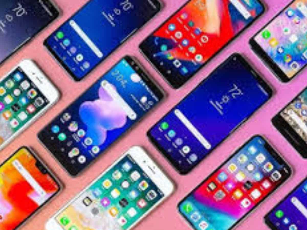 FY25 में भारत से स्मार्टफोन एक्सपोर्ट ₹2 लाख करोड़ के पार, 53% की ग्रोथ, आईफोन की धाक