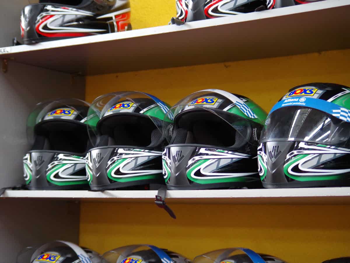 डुप्लीकेट और लो क्वालिटी हेलमेट