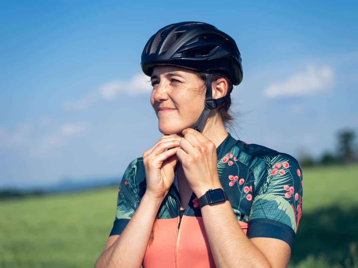 साइकिल वाला हेलमेट पहनना