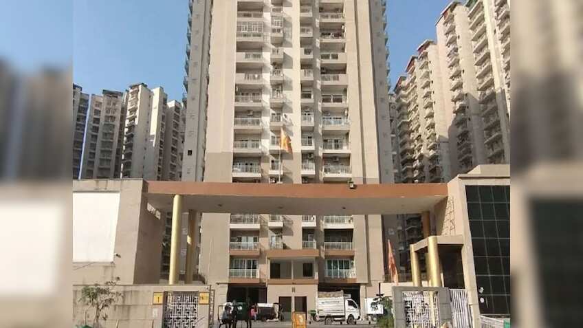 कचरा फैलाया, गंदा पानी पीने से 200 बीमार! ग्रेटर नोएडा की इस सोसाइटी पर ₹27 लाख का जुर्माना