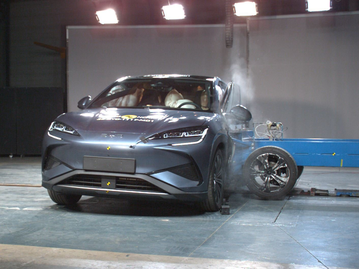 इस चाइनीज कार ने दिखाया क्रैश टेस्ट में दम, 5 स्टार रेटिंग के साथ बच्चों के लिए भी सुपर सेफ!