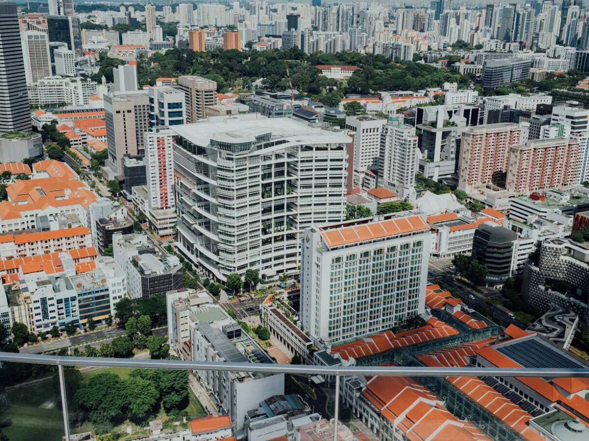 आस पास मार्केट-स्कूल