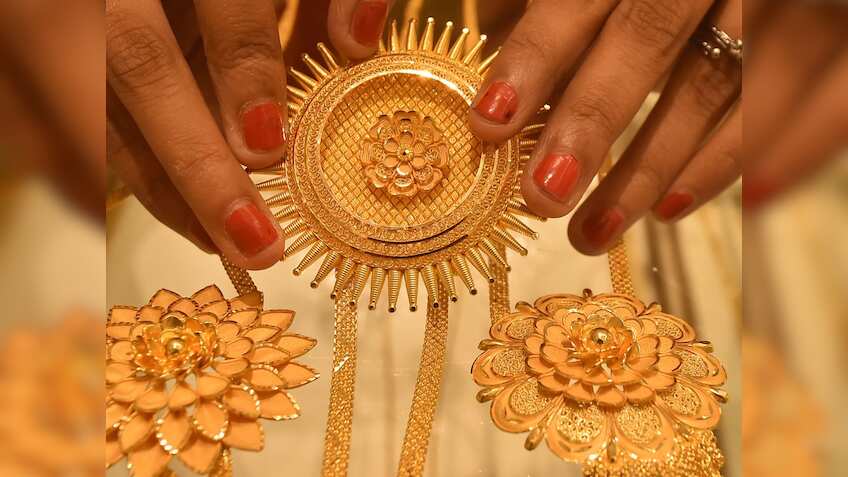 क्या सोने में आने वाली है बड़ी तेजी? 4500 डॉलर तक पहुंच सकता है इसका भाव