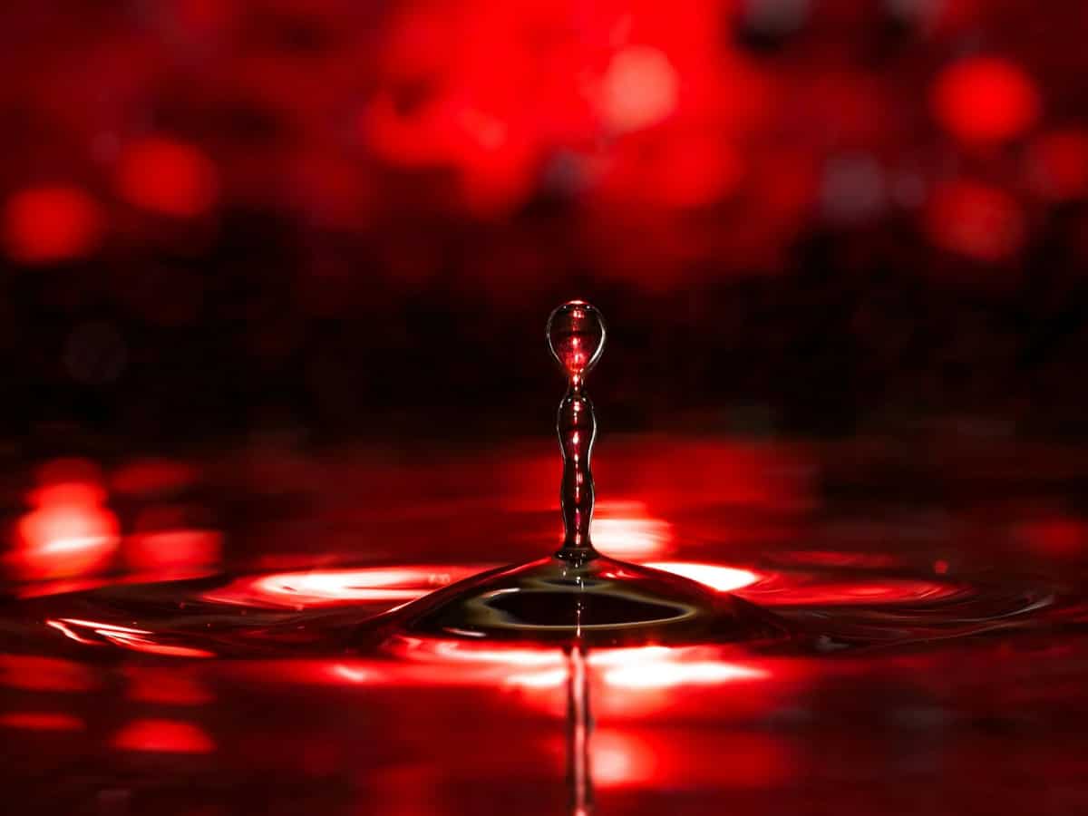 गोल क्यों होती हैं बारिश की बूंदें?