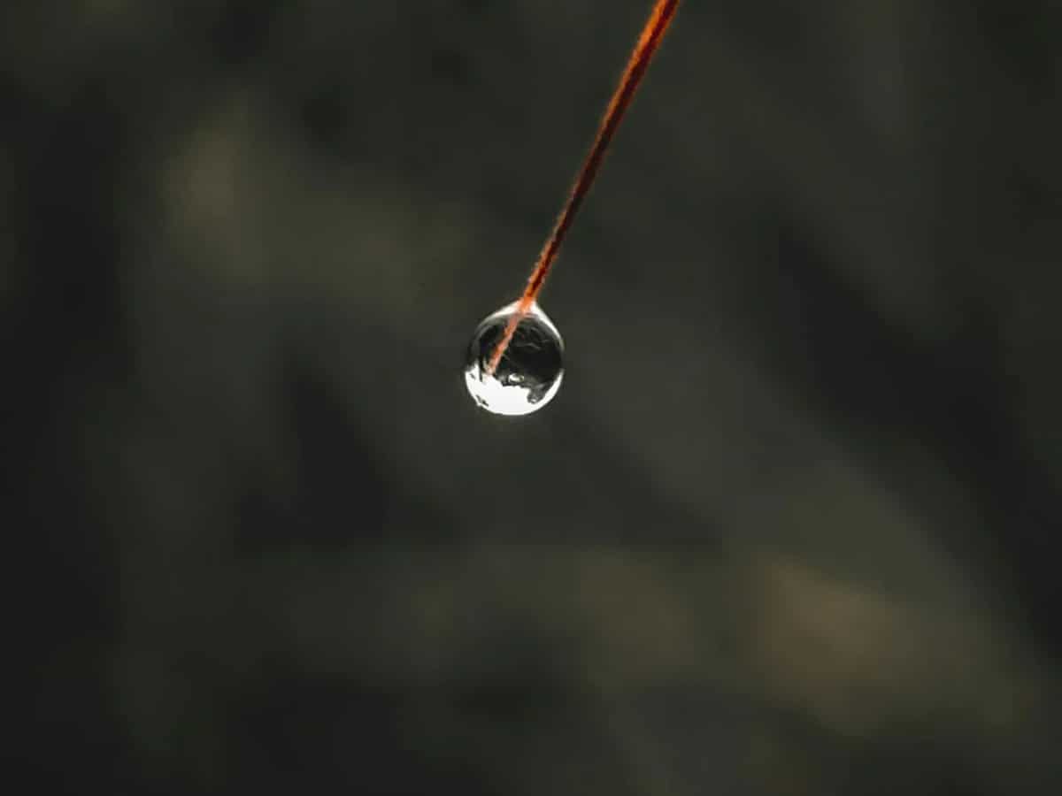 कैसे होती हैं बूंदें गोल