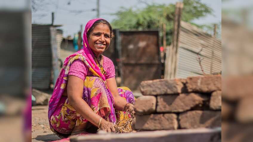 खुशखबरी! दिल्ली सरकार ने बढ़ा दी न्यूनतम मजदूरी, जानिए क्या है ताजा रेट, कब से लागू हो रही है नई दरें