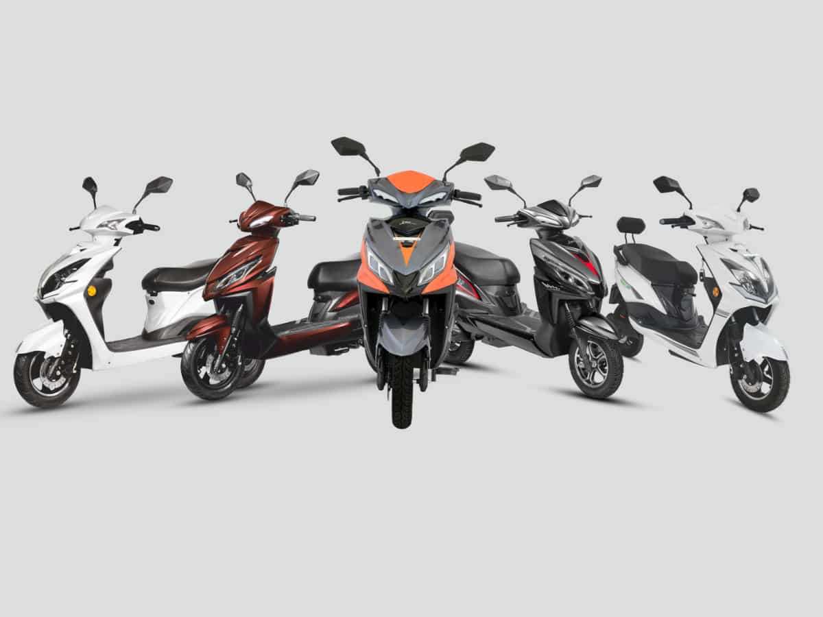 खुशखबरी! इस EV कंपनी ने सस्ते कर दिए सारे इलेक्ट्रिक स्कूटर; ₹13000 तक का डिस्काउंट
