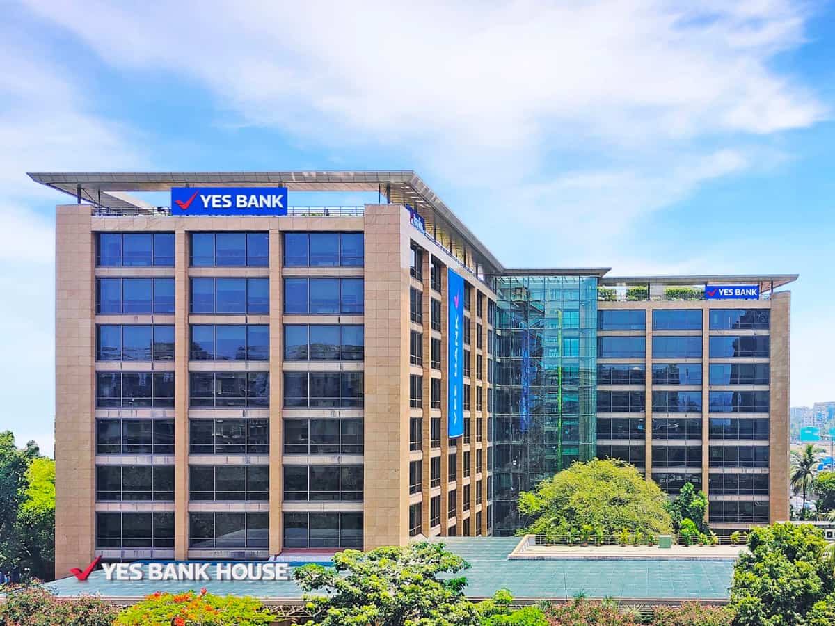 Yes Bank Q4 Results: छुट्टी वाले दिन बैंक ने दिया दमदार तिमाही नतीजा, 64% बढ़ा मुनाफा, NPA में भी आया सुधार