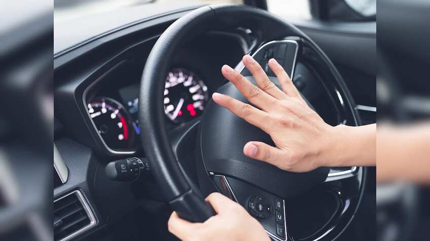 कार के Horn में बड़े बदलाव की संभावना! Nitin Gadkari ने म्यूजिक के इस्तेमाल को लेकर दिया संकेत 