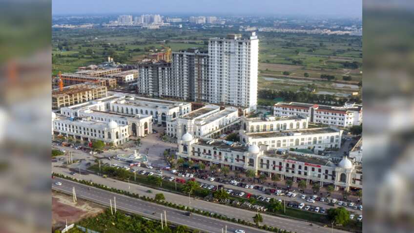 गुरुग्राम को टक्कर देने आया ये इलाका, जेवर एयरपोर्ट से प्रॉपर्टी रेट का रॉकेट होना तय! होगी पैसों की बारिश!  