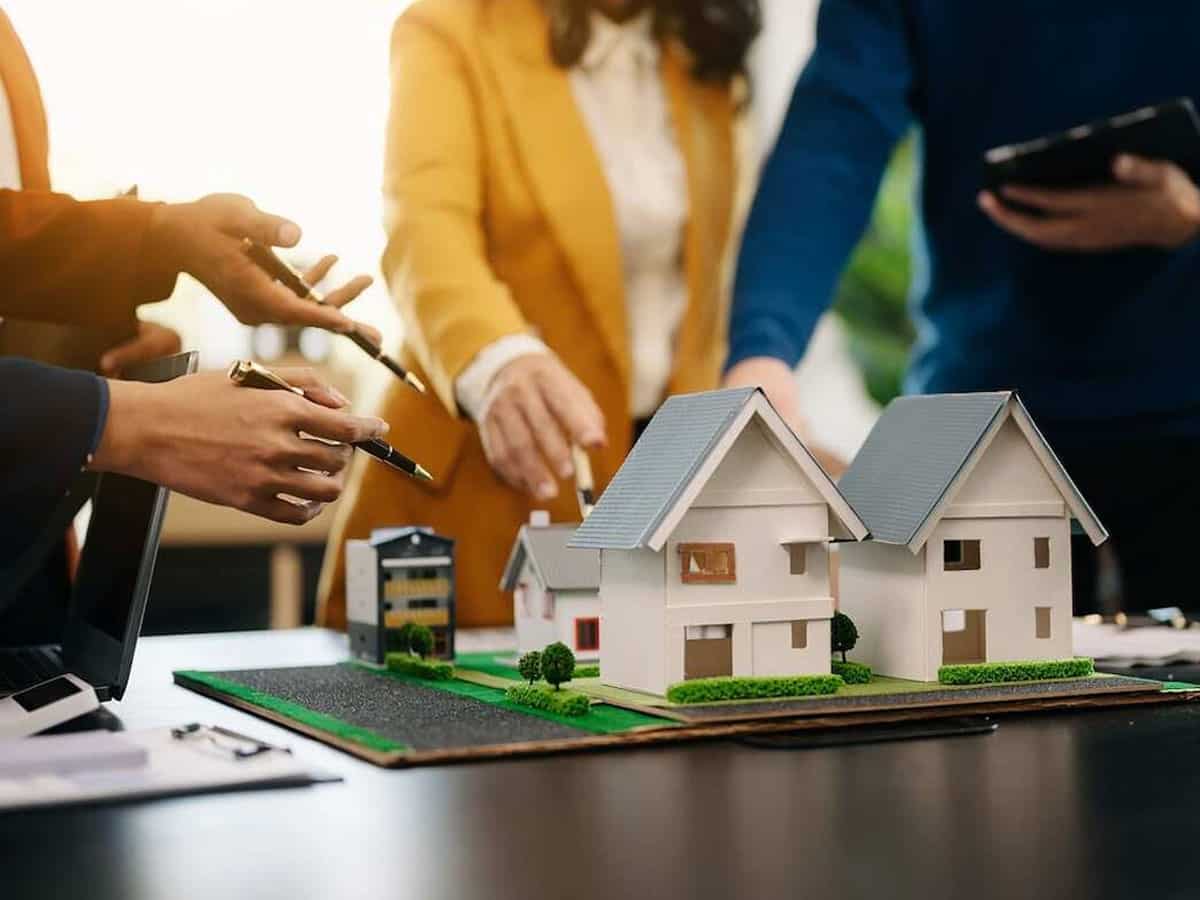 घर खरीदने से पहले जान लें लीजहोल्ड और फ्री होल्ड का मतलब, नहीं तो पैसा तो जाएगा ही फ्लैट से धोना पड़ेगा हाथ!