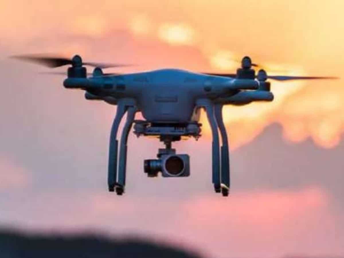 नोएडा इंटरनेशनल एयरपोर्ट के आसपास ड्रोन उड़ाने पर लगा बैन! सरकार ने अनाउंस किया 'रेड जोन'