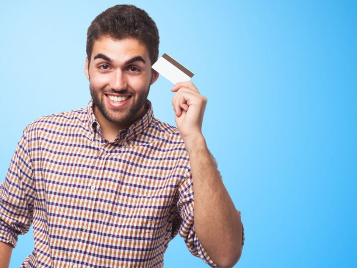 ऐसा Credit Card जिसे देते वक्त बैंक नहीं देखते आपका क्रेडिट स्कोर, फटाफट देते हैं अप्रूवल
