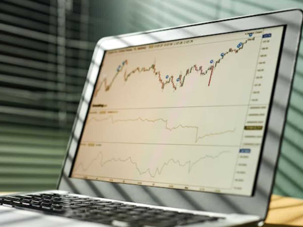 Defence समेत इन 3 Stocks में दिखा ब्रेकआउट, शॉर्ट-टर्म में बन सकता है पैसा