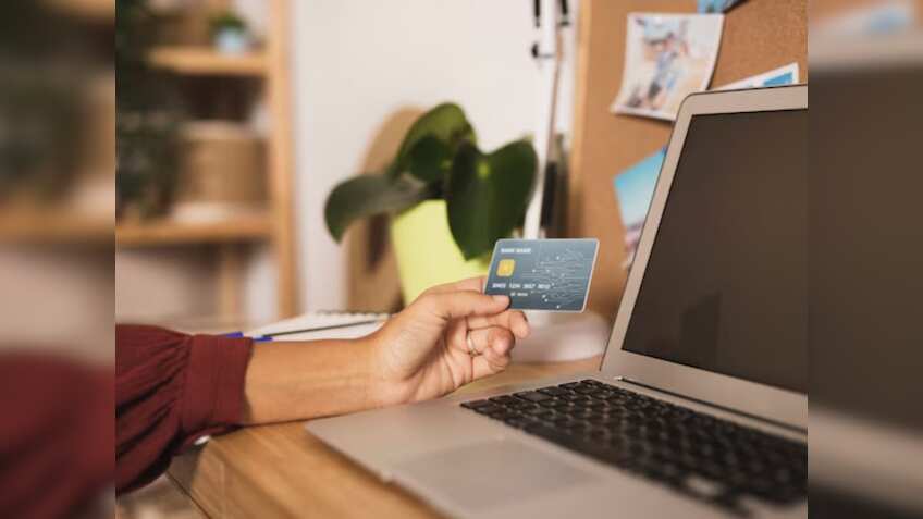 Credit Card से लंबा-चौड़ा खर्च करने के बाद यूजर की हो जाए मौत तो बैंक किससे वसूलेंगे बकाया? आधा इंडिया नहीं जानता ये रूल