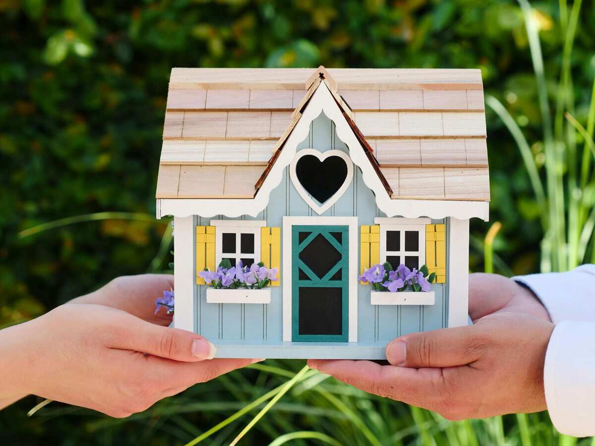 मुंबई प्रॉपर्टी बाजार गर्म! रजिस्ट्रेशन का 13 साल का रिकॉर्ड टूटा, 1000 वर्ग फुट तक के फ्लैट्स का बोलबाला