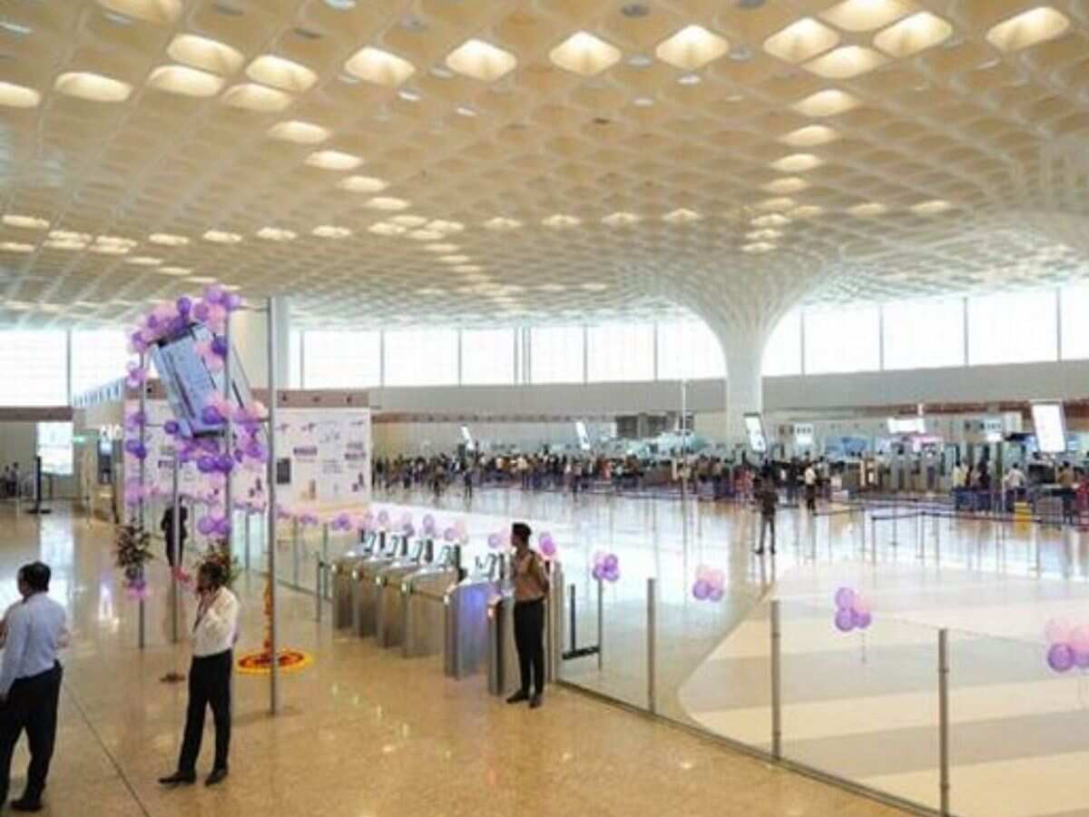 8 मई को मुंबई से फ्लाइट लेकर करने वाले हैं यात्रा तो देख लें एयरलाइंस का ये अपडेट, कहीं ऐसा न हो कि मुश्किल में फंस जाएं