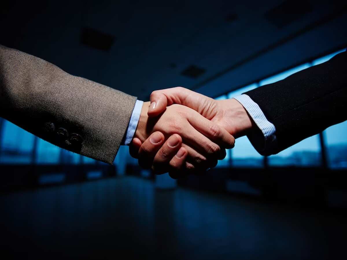 SBI Report: भारत-ब्रिटेन FTA ने चीन पर निर्भरता को किया दरकिनार, अमेरिकी टैरिफ को किया कंट्रोल