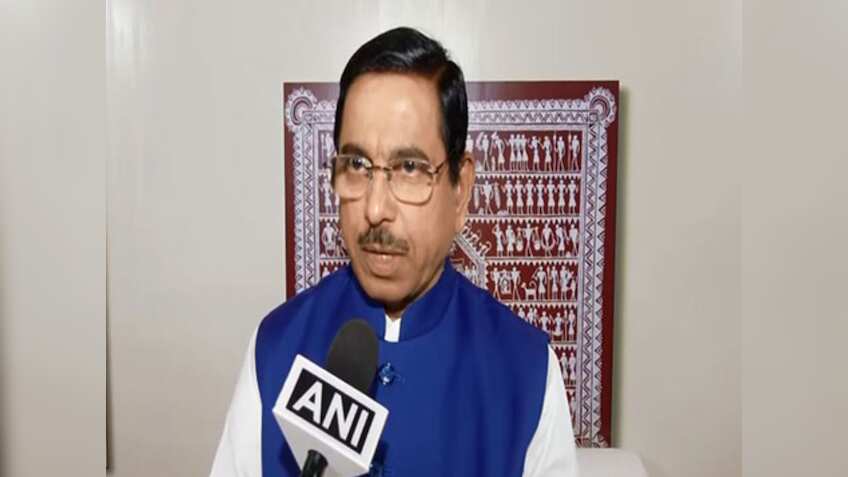 भारत-पाक टेंशन के बीच केंद्रीय मंत्री की अपील- देश में खाने-पीने का भरपूर सामान…घबराकर बाजार दौड़ने की जरूरत नहीं