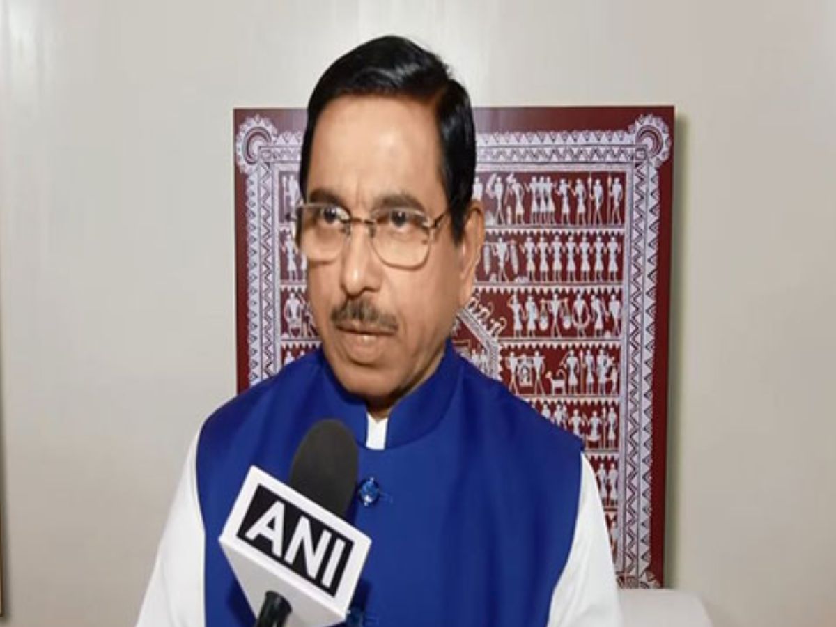 भारत-पाक टेंशन के बीच केंद्रीय मंत्री की अपील- देश में खाने-पीने का भरपूर सामान…घबराकर बाजार दौड़ने की जरूरत नहीं