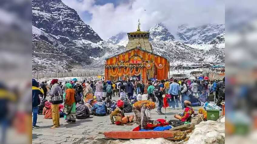 India Pakistan War के बीच उत्तराखंड सरकार का बड़ा फैसला, चारधाम यात्रा में हेलीकॉप्टर सेवाएं अगले आदेश तक बंद