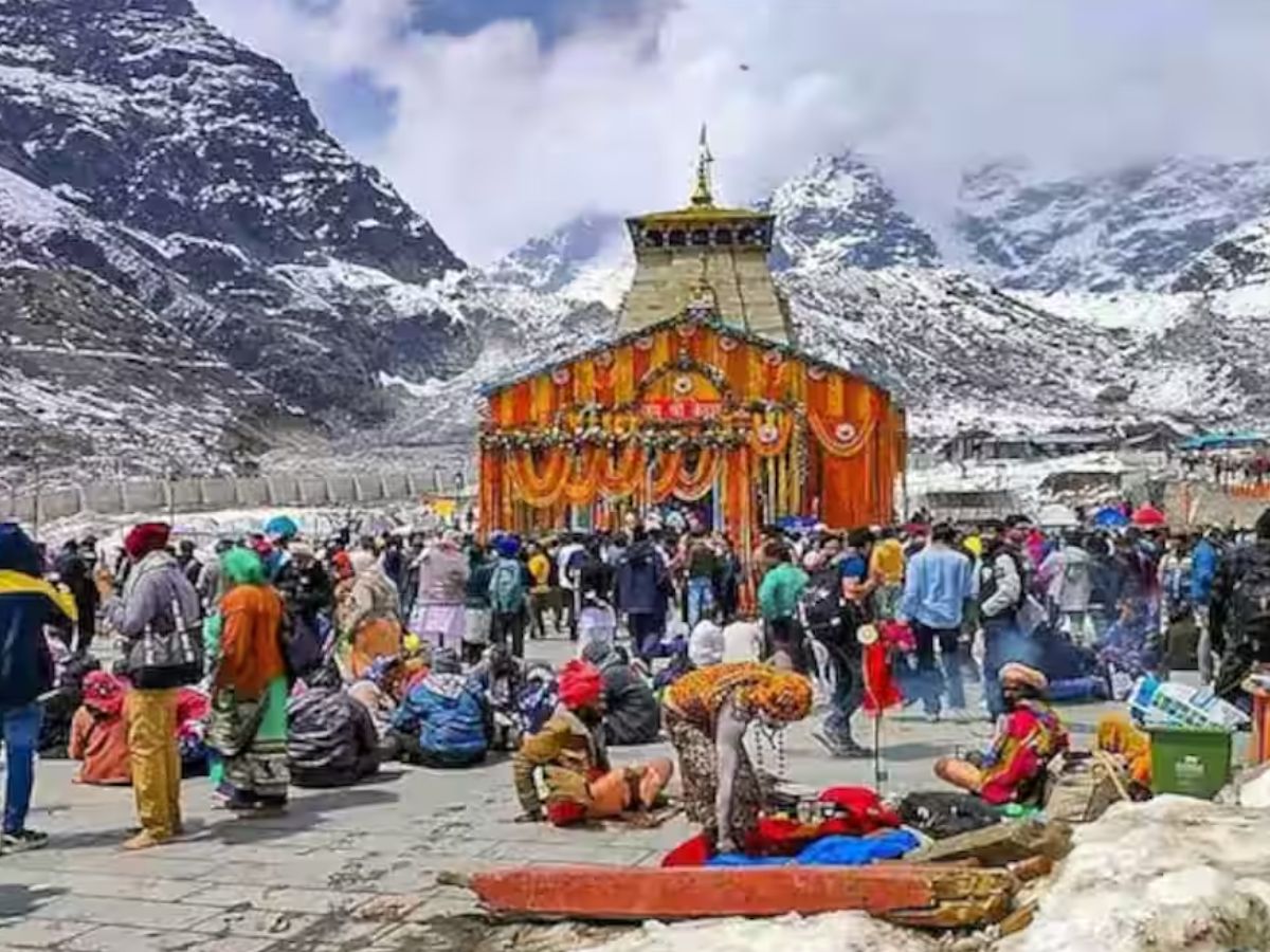 India Pakistan War के बीच उत्तराखंड सरकार का बड़ा फैसला, चारधाम यात्रा में हेलीकॉप्टर सेवाएं अगले आदेश तक बंद