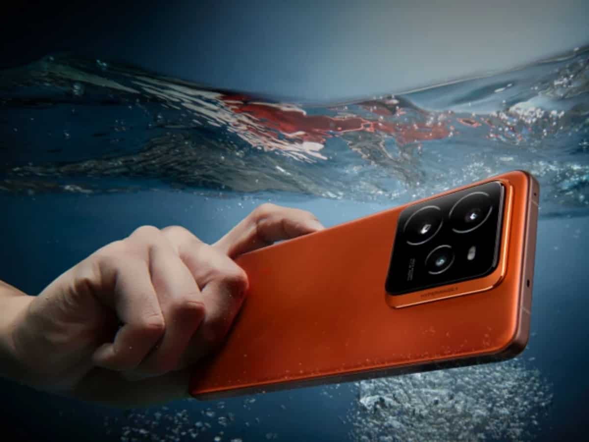 सिर्फ बड़ी बैटरी ही नहीं स्मार्ट फीचर्स भी हैं