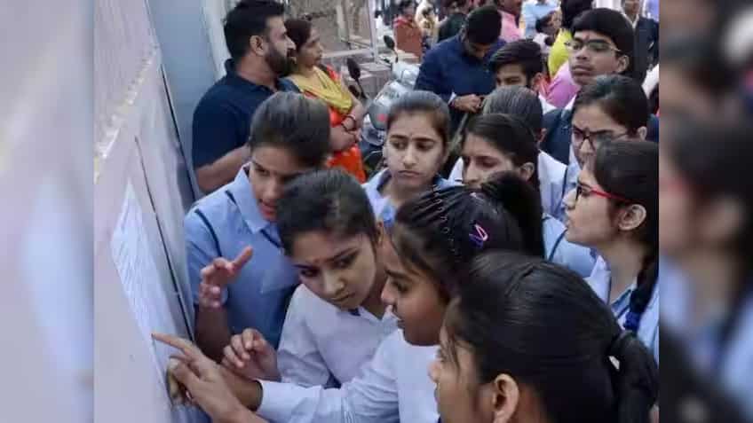 CBSE 12th Result Out: सीबीएसई के 12वीं के नतीजे घोषित, 88.39% स्‍टूडेंट्स हुए पास, यहां चेक करें परिणाम