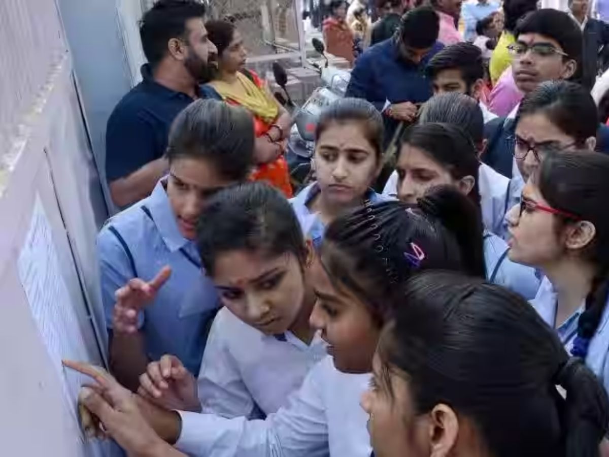 CBSE 12th Result Out: सीबीएसई के 12वीं के नतीजे घोषित, 88.39% स्टूडेंट्स हुए पास, यहां चेक करें परिणाम