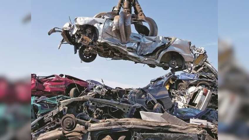 नोट कर लें ये तारीख अगर आपकी गाड़ी में भी लगा है इतना पुराना इंजन, सरकार का नया आदेश- अब नहीं मिलेगा पेट्रोल