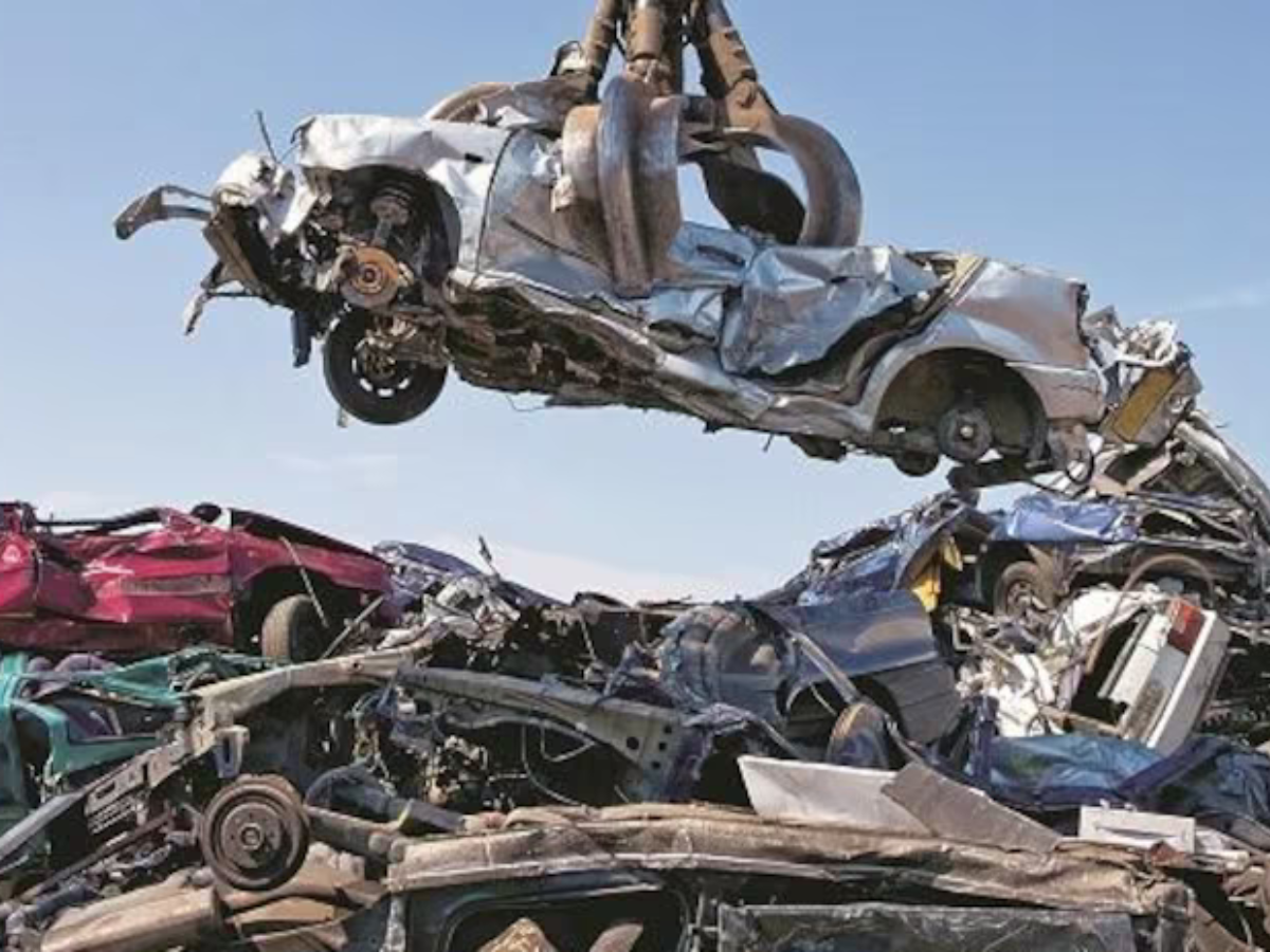 नोट कर लें ये तारीख अगर आपकी गाड़ी में भी लगा है इतना पुराना इंजन, सरकार का नया आदेश- अब नहीं मिलेगा पेट्रोल