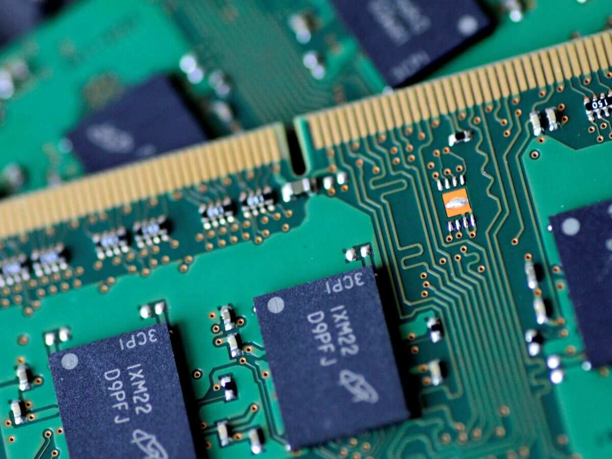 Semiconductor: UP के जेवर में लगेगा सेमीकंडक्टर प्लांट, केंद्रीय कैबिनेट ने कर दिया बड़ा ऐलान