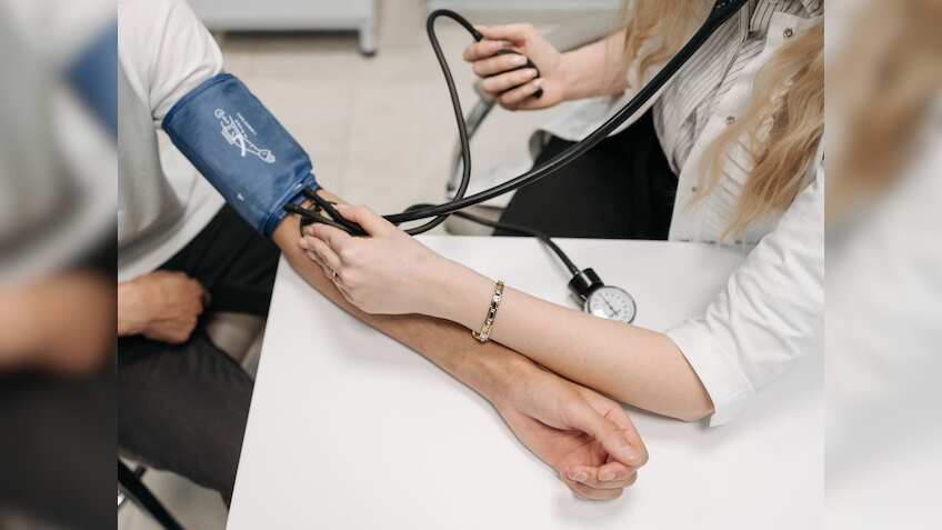 World Hypertension Day 2025: क्‍यों साइलेंट किलर कहलाता है हाई बीपी! इसे कैसे कर सकते हैं कंट्रोल?