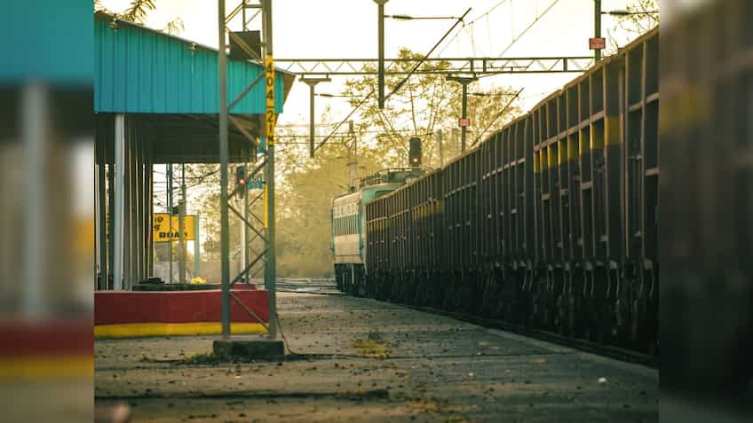 Railway: देश के 1300 रेलवे स्टेशन की बदलेगी सूरत, PM Modi 22 मई को करेंगे 103 अमृत भारत स्टेशनों का उद्घाटन