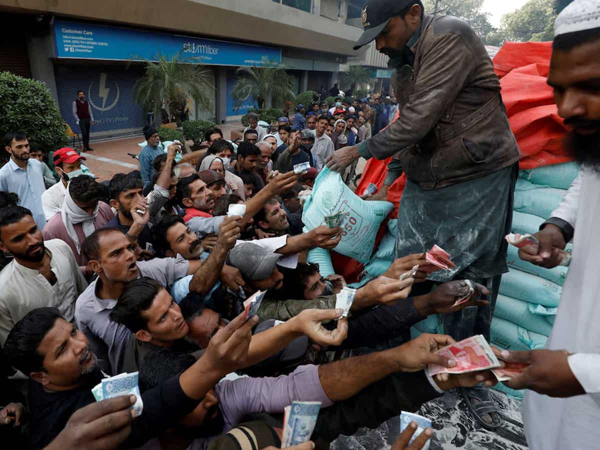 भारत से टकराने का अंजाम, IMF ने 7 अरब डॉलर के बदले पाकिस्तान की रगड़ी नाक, कर्ज पर लगाई 11 नई शर्तें