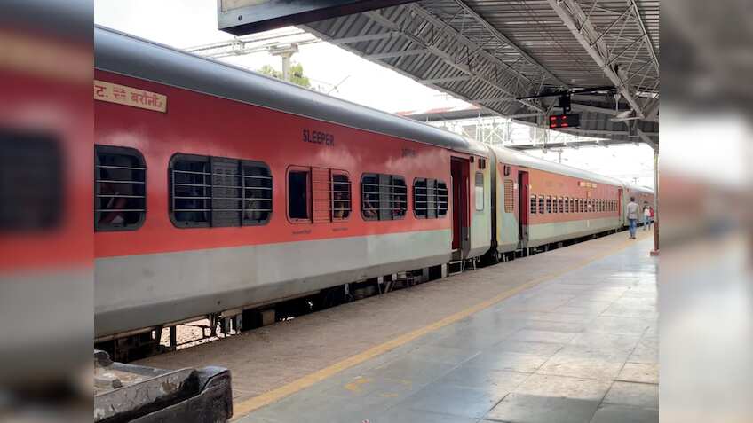 हजारों जान से खिलवाड़! राजधानी एक्सप्रेस को पटरी से उतारने की थी साजिश, लोको पायलट ने टाल दिया बड़ा हादसा