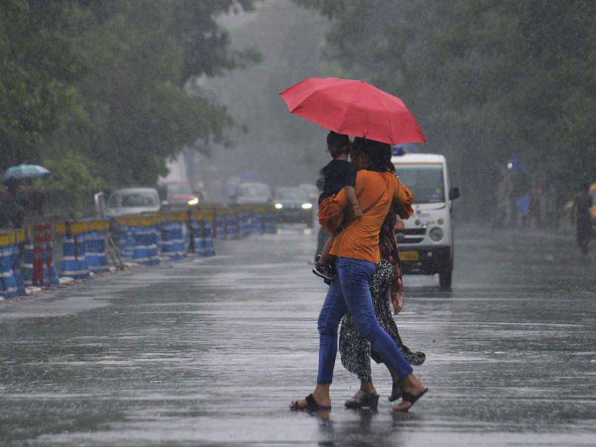 Monsoon 2025: बारिश में भीगना पसंद है? तो इस बार रहें तैयार- 27 मई को मॉनसून की एंट्री, जानें कब-कहां पहुंचेंगे बदरा