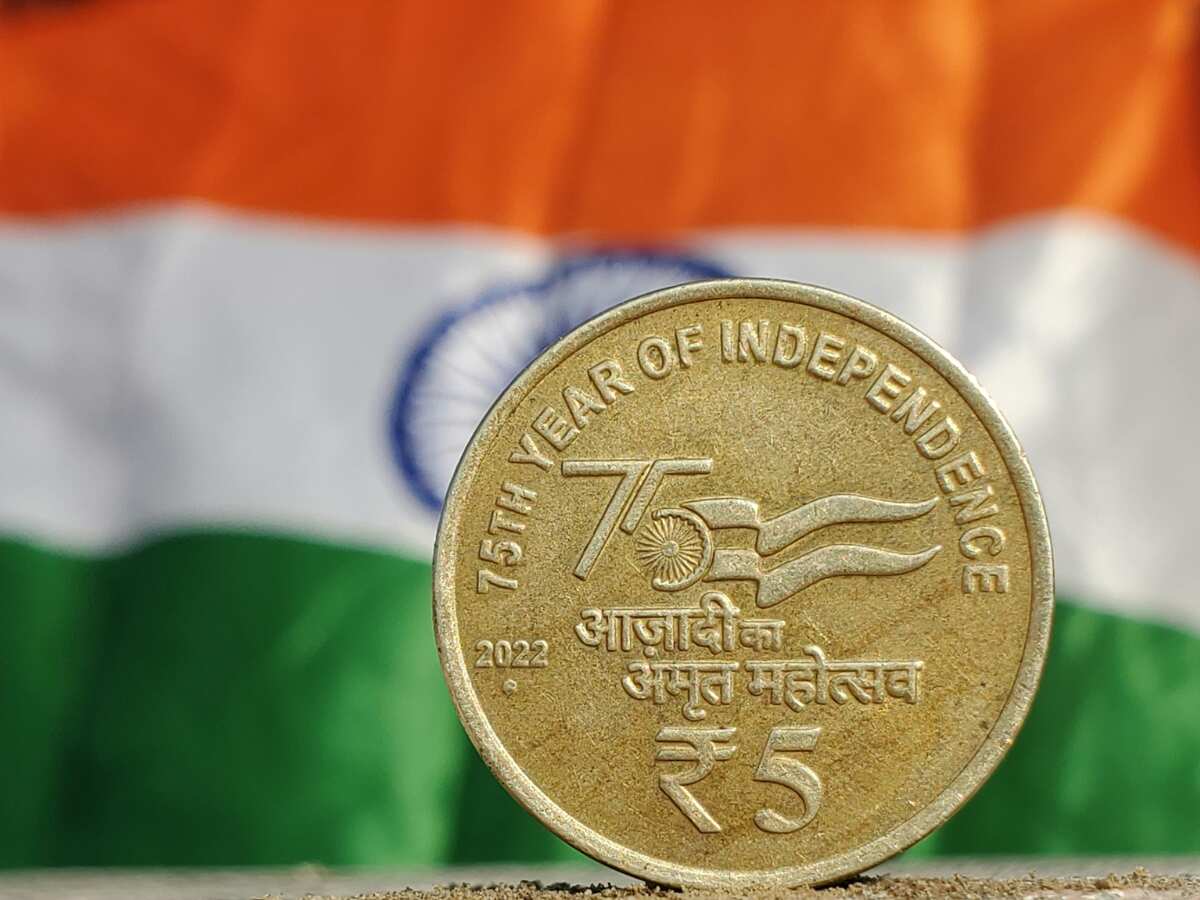 मजबूत कदमों से बढ़ रही Indian Economy! FY25 की चौथी तिमाही में 6.4-6.5% की ग्रोथ का पूर्वानुमान