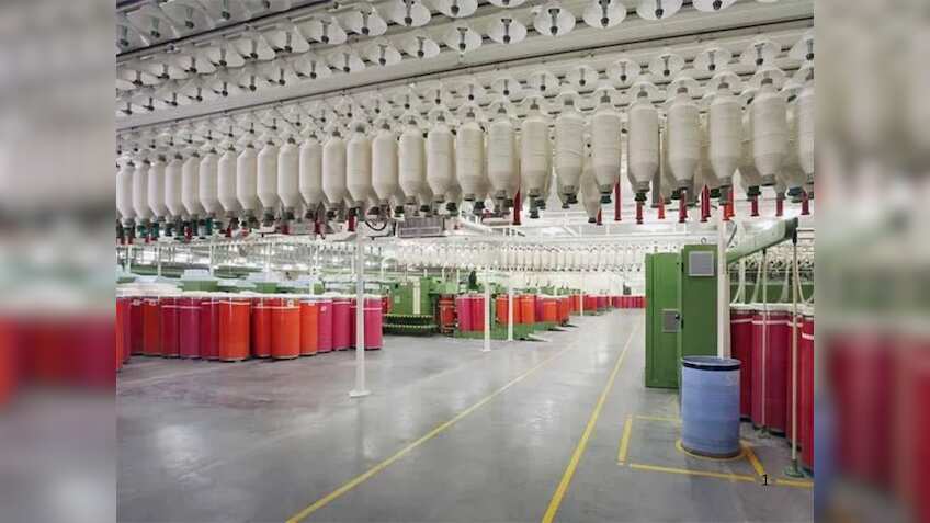 Q4 में 135% बढ़ा कंपनी का मुनाफा, 15% उछल गया ₹30 वाला यह Textile Stock