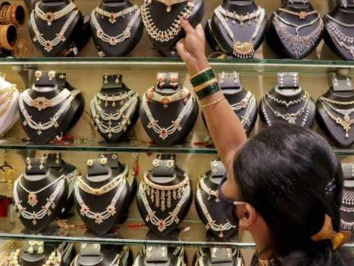 Gold-Silver Price Today: चांदी तो चमक गई, फिर से 1 लाख रुपये के पास गया भाव- सोना भी ₹600 चढ़ा- ये है तेजी की वजह
