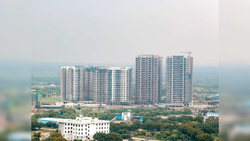 गुरुग्राम में बिल्डरों का 'प्री-लॉन्च' वाला खेल खत्म! रेरा का चला चाबुक, नहीं छुपा पाएंगे प्रोजेक्ट की सच्चाई