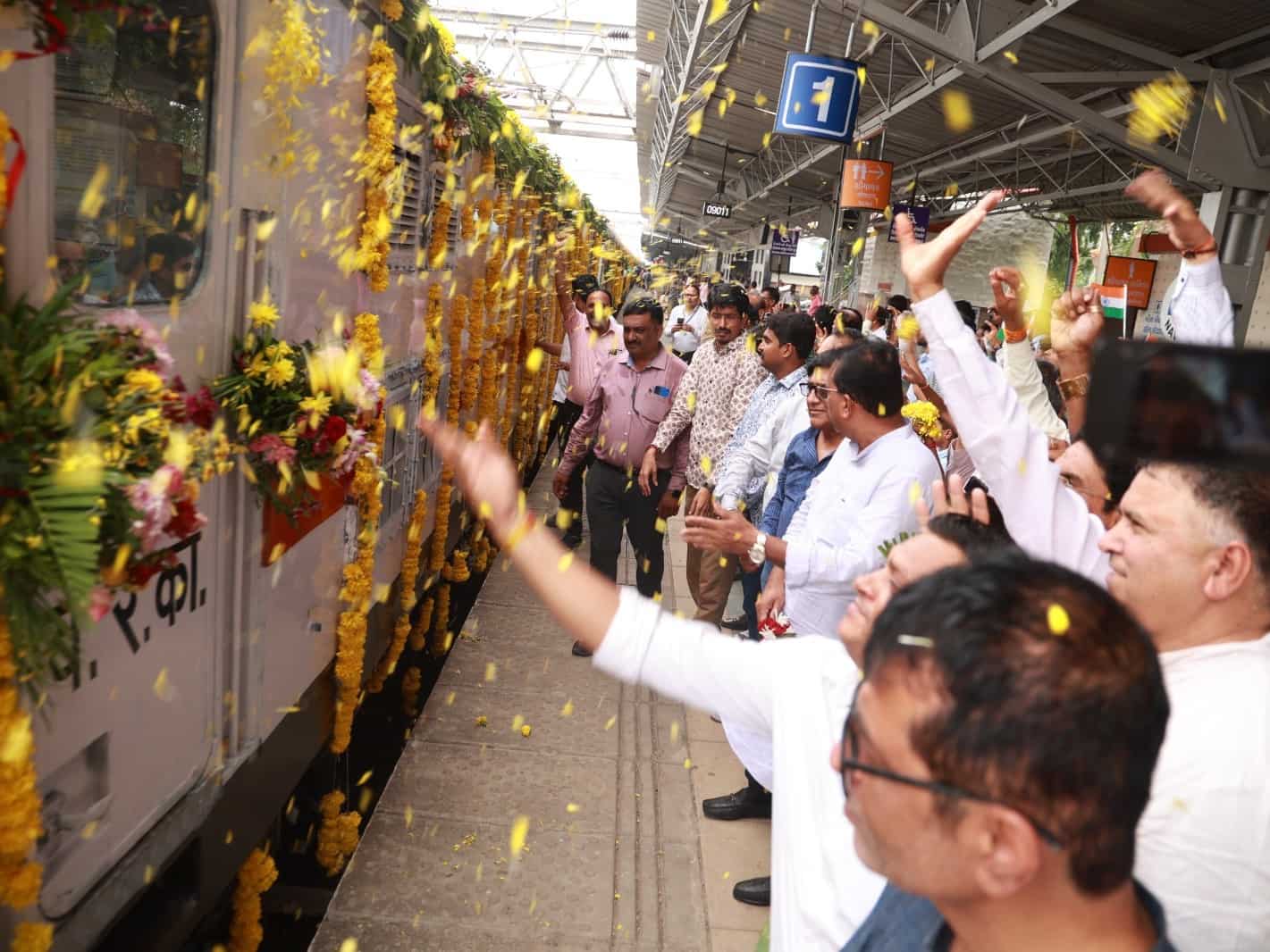 सोमनाथ मंदिर जाने वाले श्रद्धालुओं के लिए खुशखबरी! Vande Bharat सहित गुजरात में से शुरू हुई 2 नई ट्रेन, देखें पूरा शेड्यूल